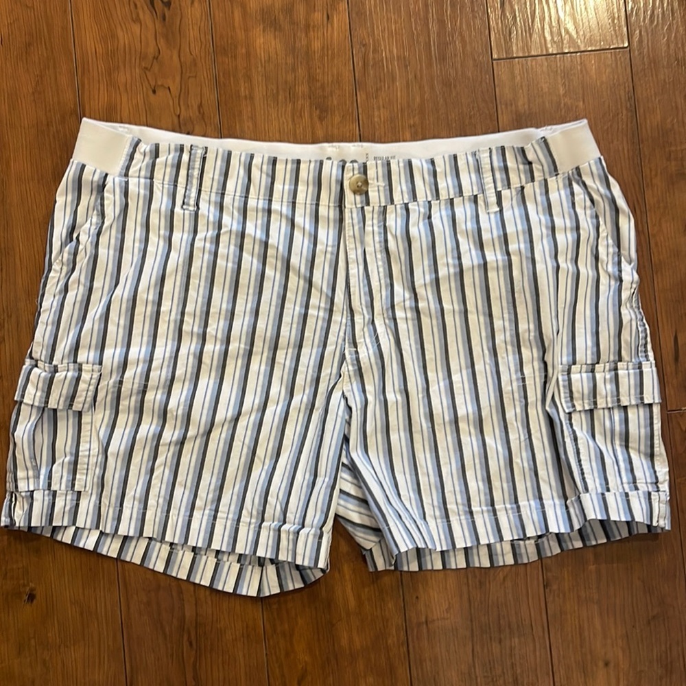 Lee Mid Rise shorts Size 20